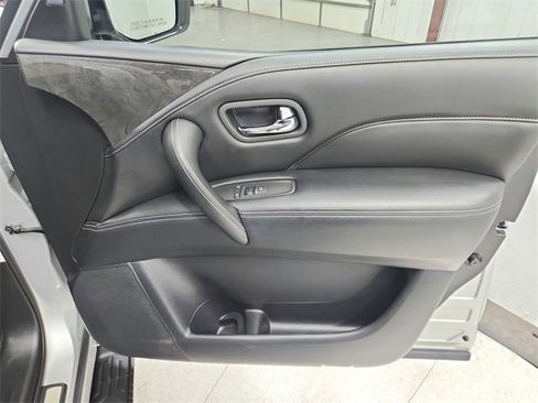 Used 2021 INFINITI QX80 Luxe image 39