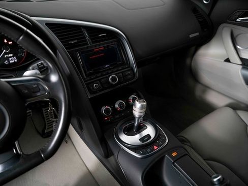 Used 2011 Audi R8 V10 image 19