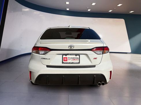 Used 2024 Toyota Corolla SE w/ SE Premium Package image 4