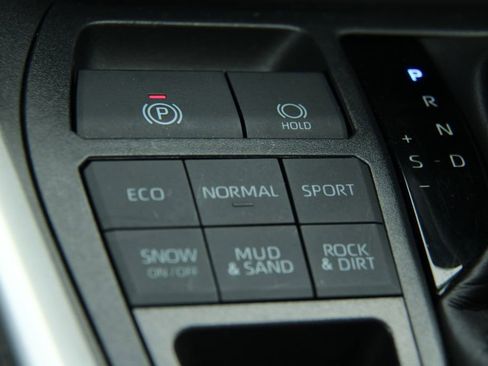 Used 2025 Toyota RAV4 XLE Premium image 23