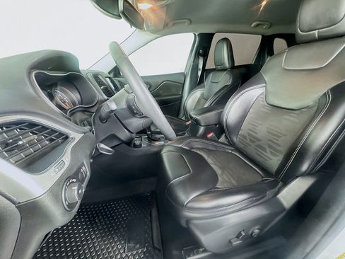 Used 2022 Jeep Cherokee Latitude image 24