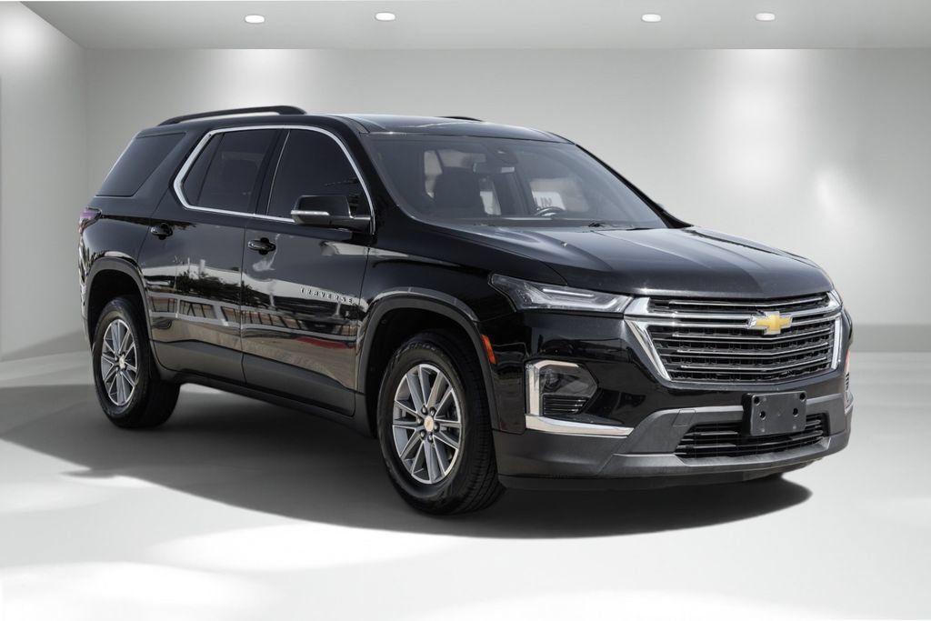 Used 2022 Chevrolet Traverse LT FWD image 5