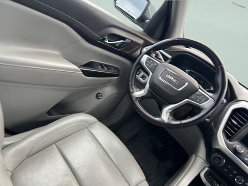 Used 2023 GMC Acadia SLT image 40