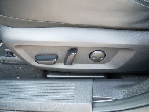 Certified 2023 Nissan Rogue Platinum w/ Platinum Premium Package image 15