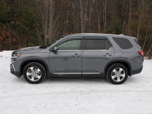 Used 2025 Honda Pilot EX-L image 5