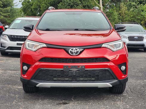 Used 2016 Toyota RAV4 SE image 2