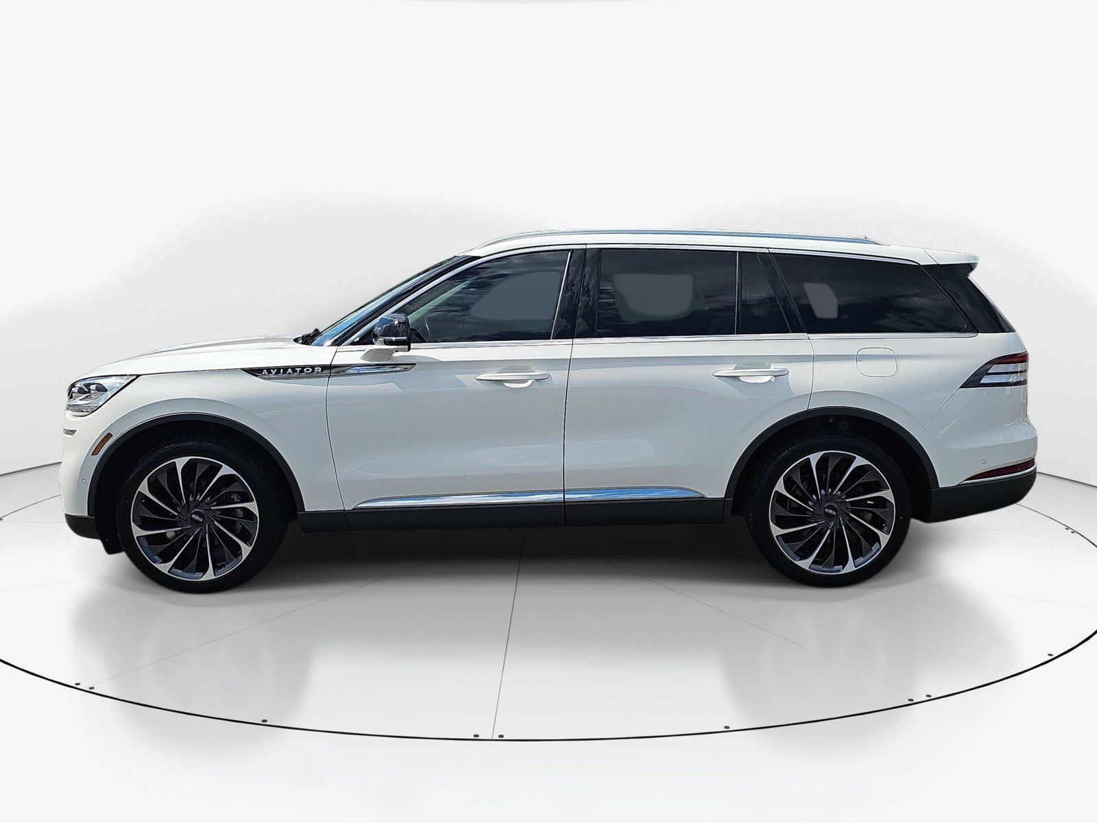 Used 2022 Lincoln Aviator Reserve w/ Equipment Group 201A AWD/4WD image 7