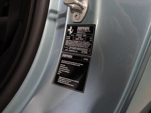 Used 2024 Ferrari Roma Spider RWD image 20