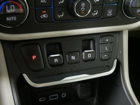 Used 2018 GMC Terrain Denali w/ GMC Pro Grade Package AWD/4WD image 25