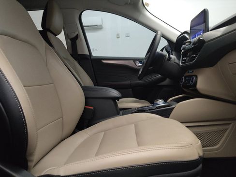 Used 2022 Ford Escape Titanium AWD/4WD image 21