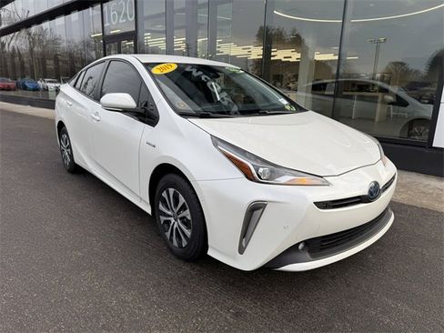 Used 2019 Toyota Prius XLE w/ Advanced Technology Package image 4