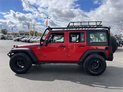 Used 2018 Jeep Wrangler Unlimited Sport w/ Connectivity Group image 4