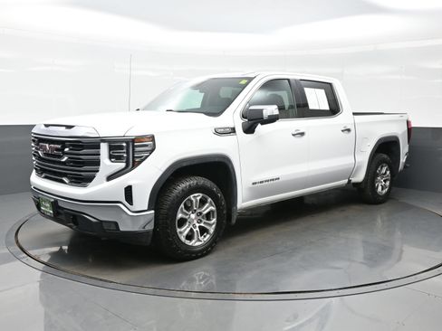 Used 2024 GMC Sierra 1500 SLT AWD/4WD image 2