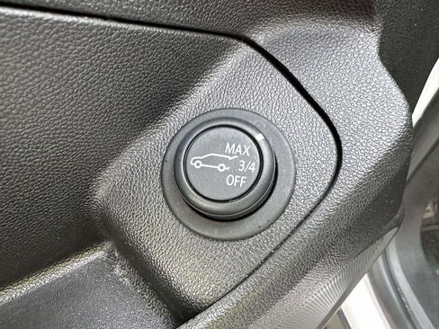 Used 2023 GMC Terrain SLT image 21