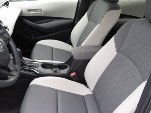 Used 2023 Toyota Corolla LE image 4