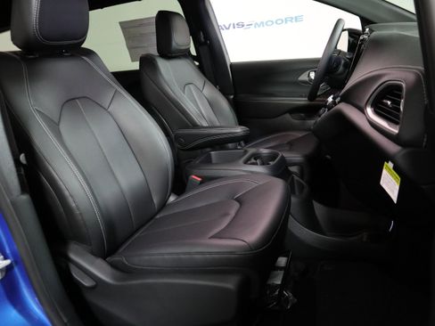 New 2026 Chrysler Pacifica Select image 20