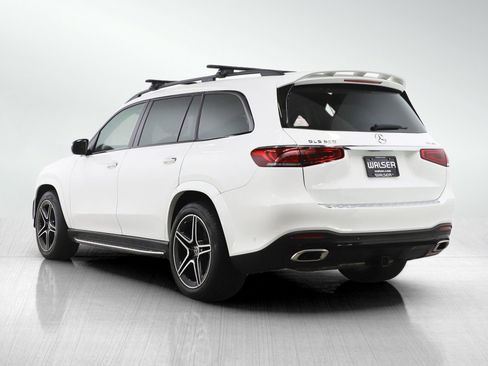 Used 2023 Mercedes-Benz GLS 580 4MATIC image 3