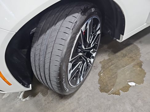 Certified 2025 BMW X3 xDrive30i w/ M Sport Package image 34