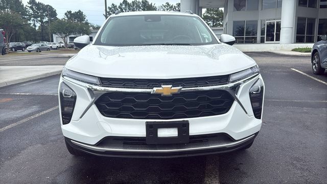 Used 2025 Chevrolet Trax LT w/ LT Convenience Package FWD image 2