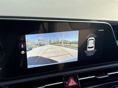 Used 2025 Kia Niro SX Touring image 25