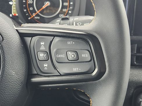 Used 2024 Jeep Wrangler Unlimited Sport AWD/4WD image 32