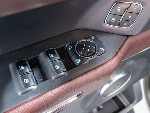 Used 2024 Ford Expedition Limited image 15