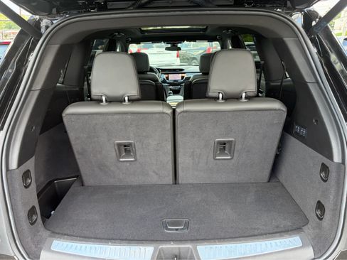 Used 2025 Cadillac XT6 Premium Luxury FWD image 27