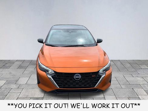 Used 2025 Nissan Sentra SR FWD image 2