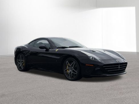 Used 2015 Ferrari California T RWD image 7