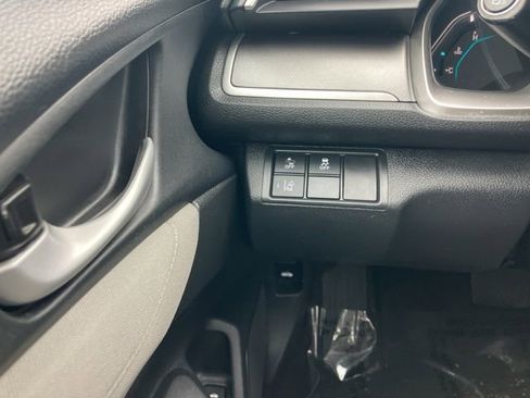 Used 2018 Honda Civic EX image 9