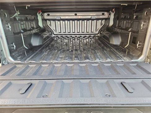 Used 2023 Chevrolet Colorado LT w/ LT Convenience Package II image 24