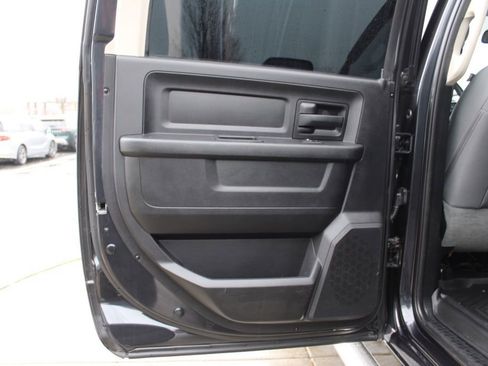 Used 2016 RAM 2500 Tradesman w/ Chrome Appearance Group image 28