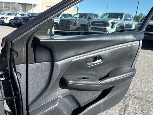 Used 2025 Nissan Sentra SV FWD image 19