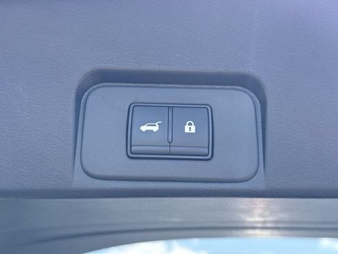 Used 2026 Nissan Rogue SV w/ Cold Weather Package AWD/4WD image 18