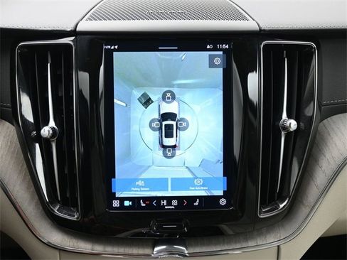 Used 2023 Volvo XC60 B5 Ultimate image 21