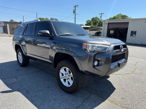 Used 2014 Toyota 4Runner SR5 Premium image 3