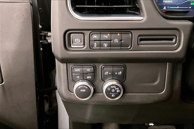 Used 2023 GMC Yukon XL SLT w/ SLT Premium Package AWD/4WD image 39