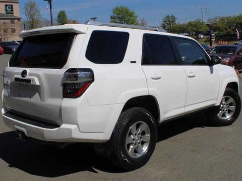 Used 2016 Toyota 4Runner SR5 AWD/4WD image 5