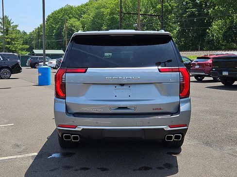 Used 2025 GMC Yukon XL Denali AWD/4WD image 5