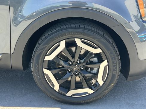 Used 2023 Kia Telluride S FWD image 14