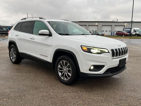 Used 2019 Jeep Cherokee Latitude Plus w/ Comfort/Convenience Group image 5