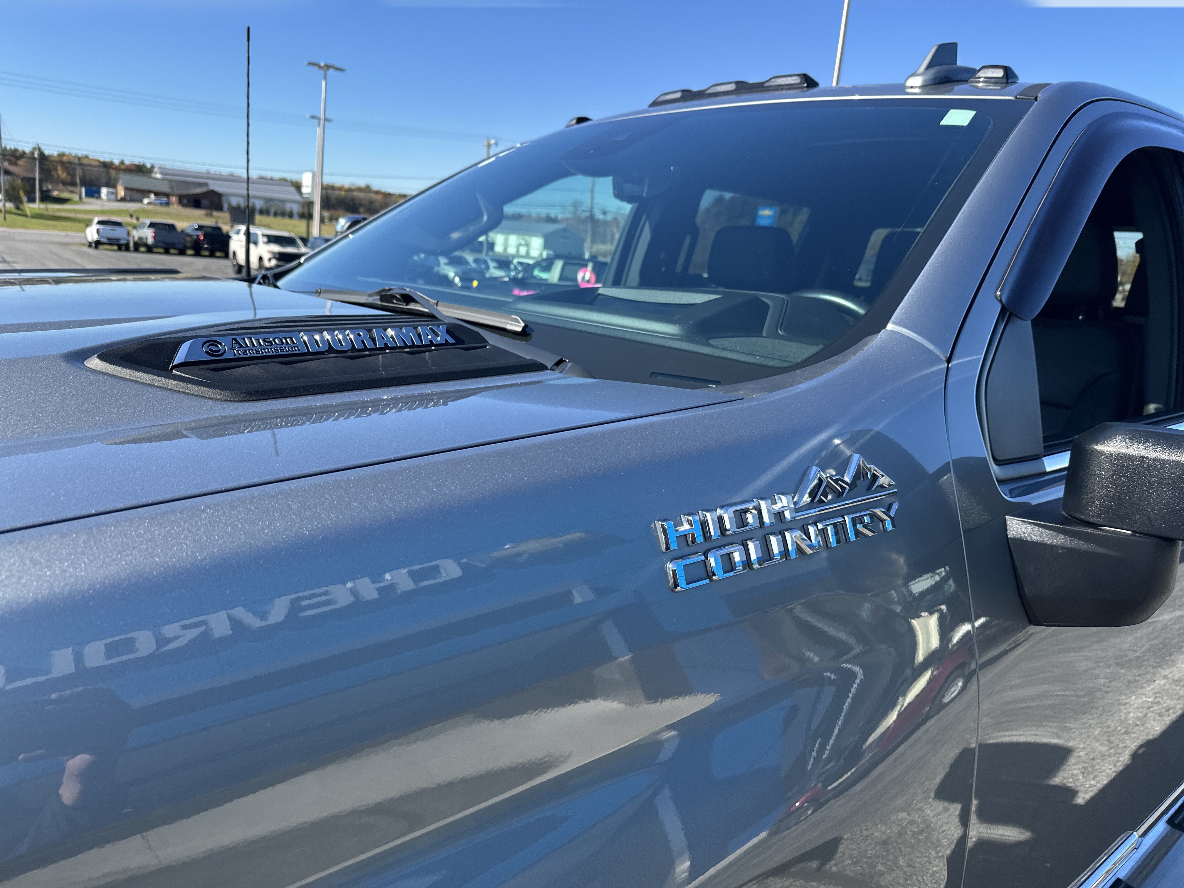 Used 2024 Chevrolet Silverado 2500 High Country w/ High Country Premium Package AWD/4WD image 4