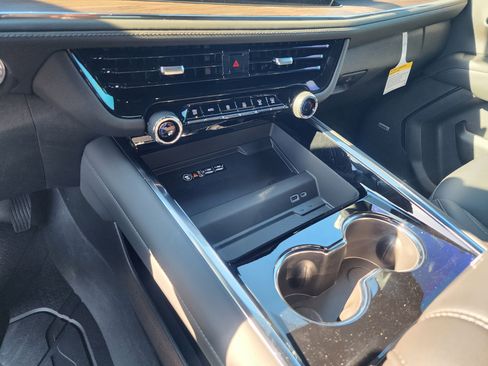 New 2026 Chevrolet Suburban LT w/ Comfort Package image 36