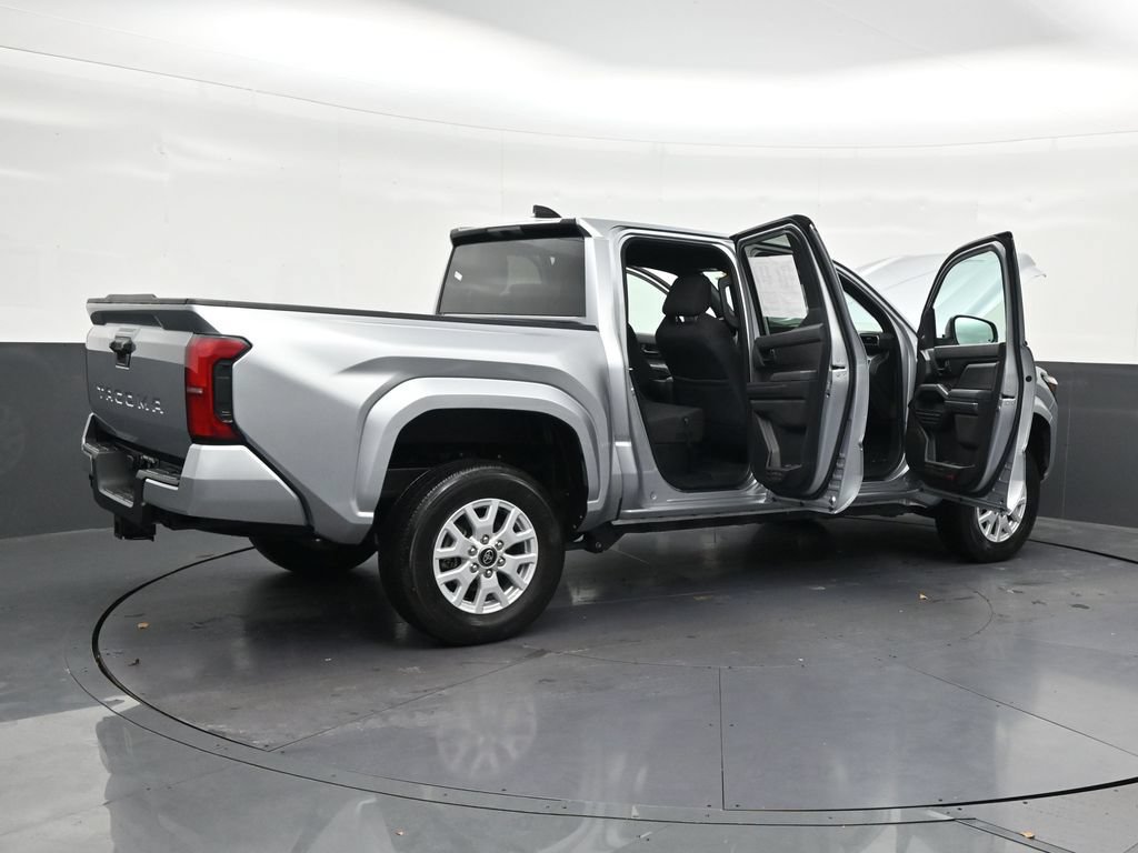Used 2025 Toyota Tacoma SR5 RWD image 33