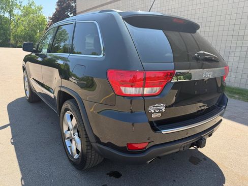 Used 2013 Jeep Grand Cherokee Overland w/ Advance Technology Group AWD/4WD image 7