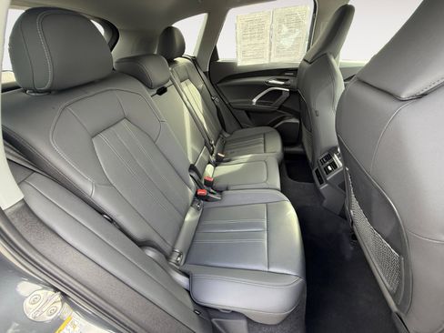 Certified 2025 Audi Q5 Premium Plus image 35