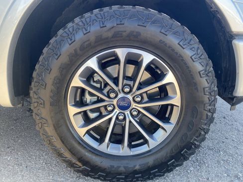 Used 2019 Ford F150 XLT w/ Equipment Group 302A Luxury image 10