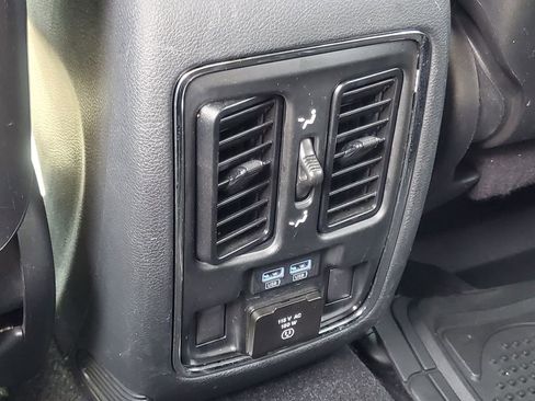 Used 2019 Jeep Grand Cherokee Limited image 36