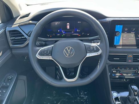 New 2025 Volkswagen Taos SE AWD/4WD image 11