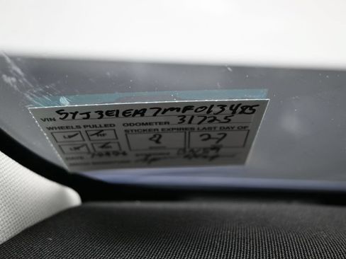 Used 2021 Tesla Model 3 Standard Range Plus RWD image 13